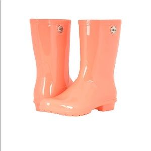New Ugg Women’s Sienna rubber rain boots ☔️